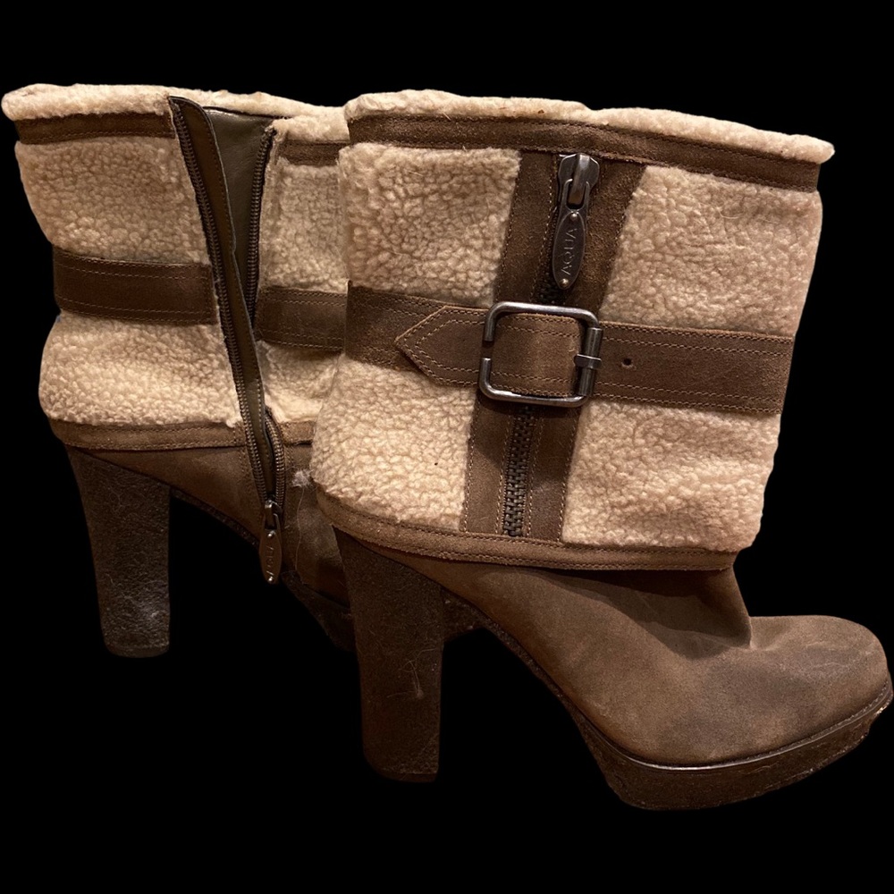 Aqua high heel Sherpa winter boots